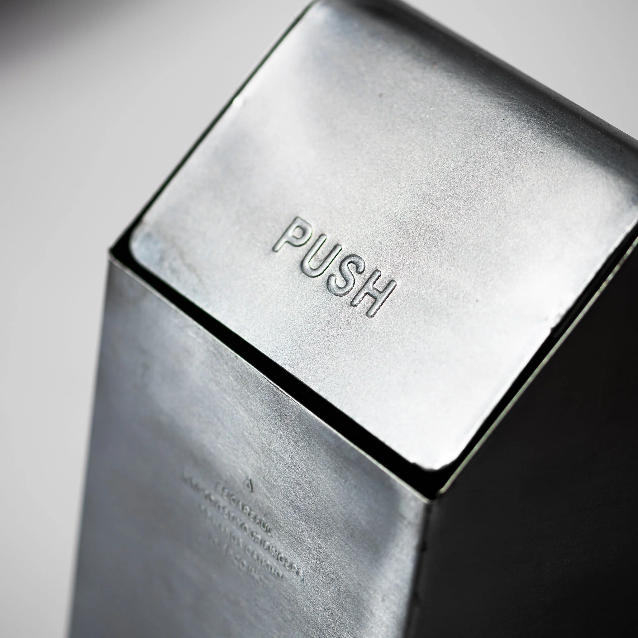 COUNTERTOP DUSTBIN - Image 3
