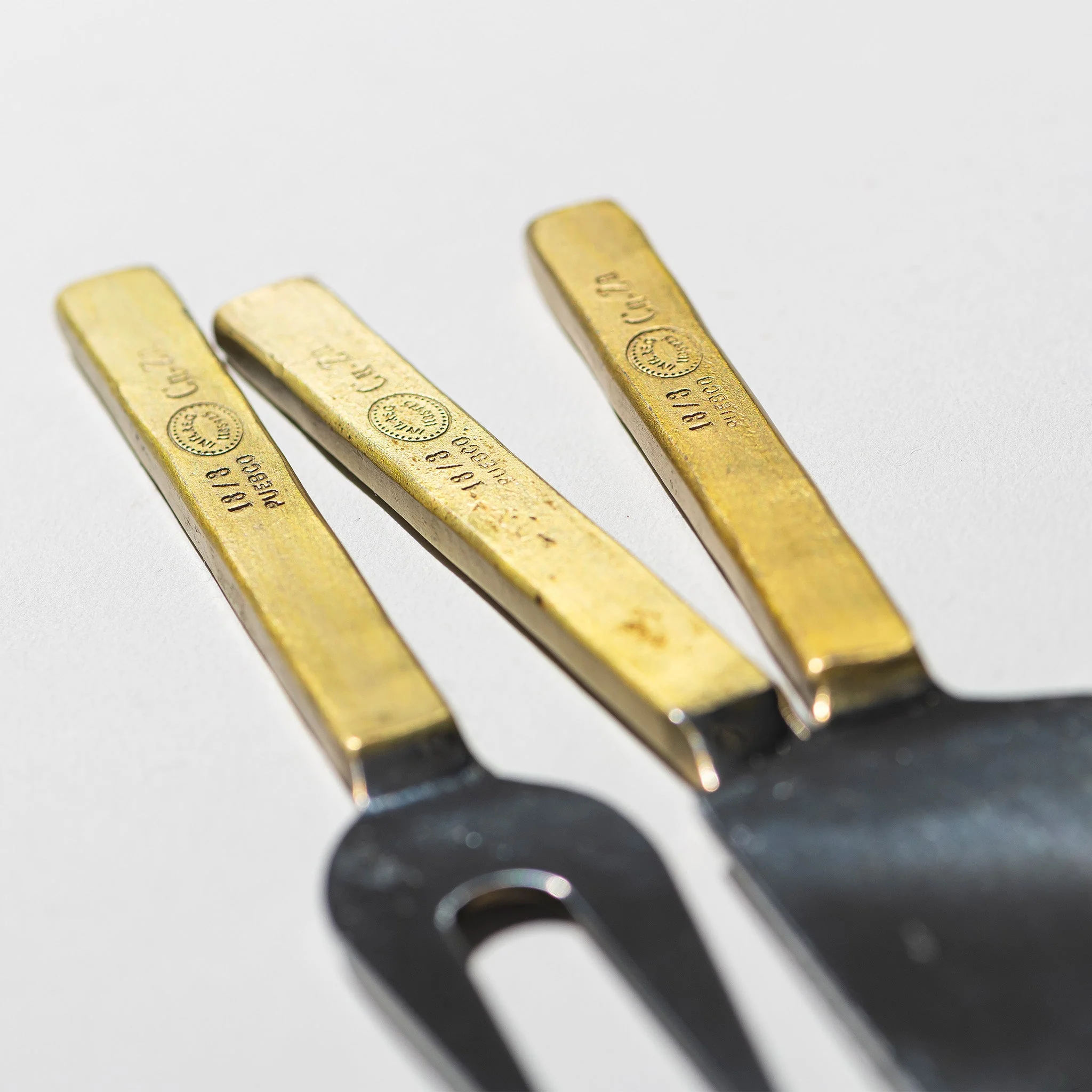ENGRAVED CHEESE KNIFE SET OF 3 - Image 3