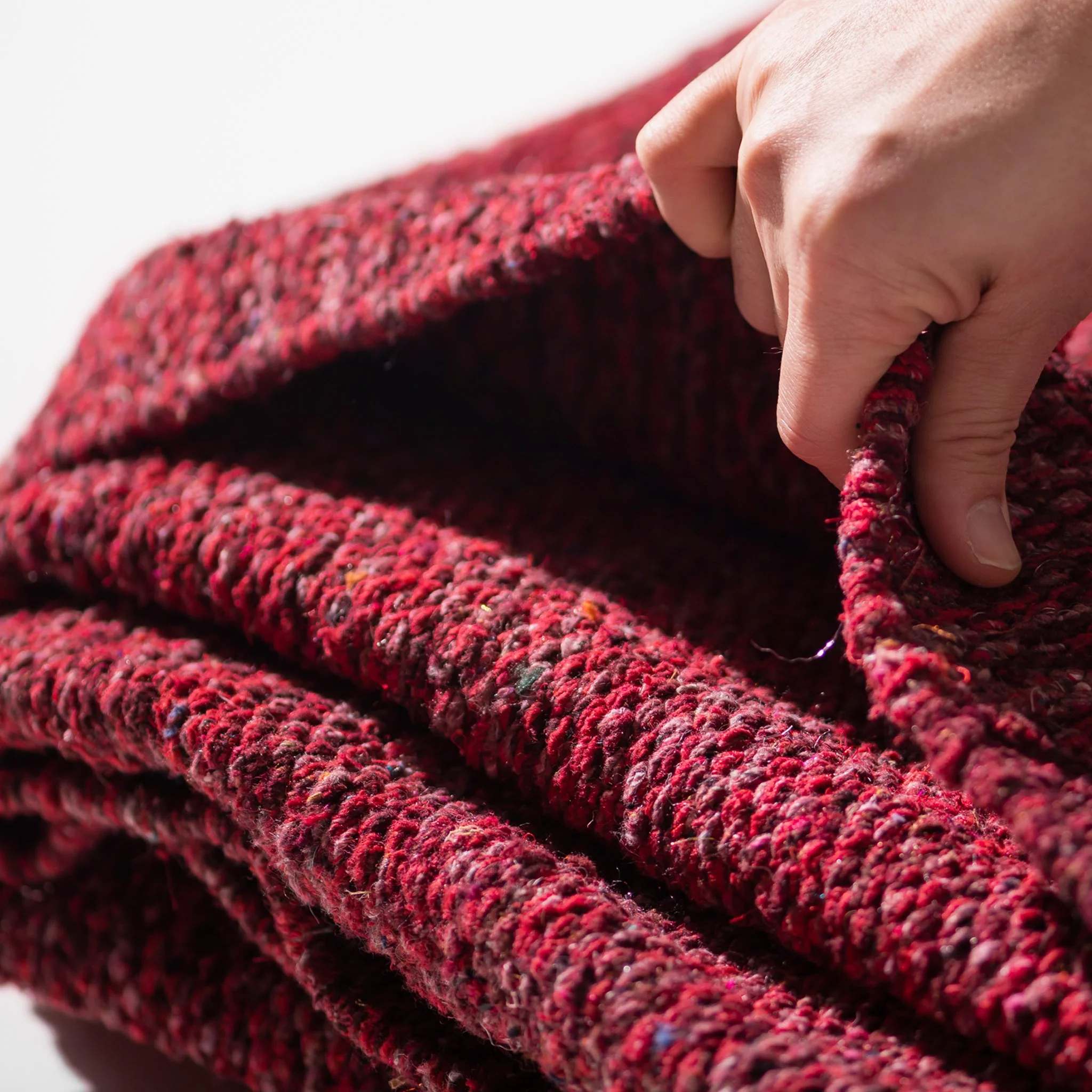HANDLOOMED RECYCLE YARN RUG / 1.4 x 2.0 - Image 4