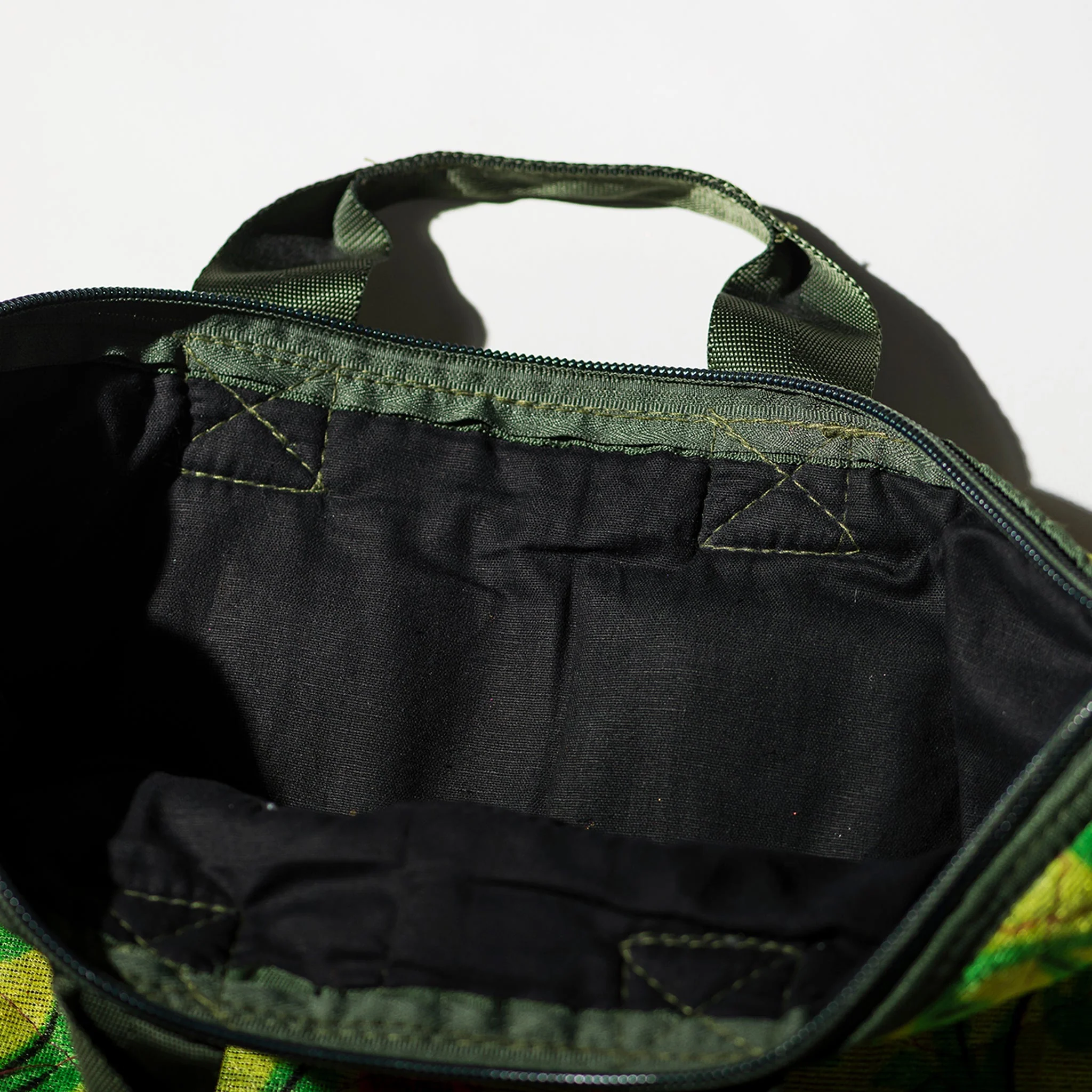 MAO'S HELMET BAG - Image 15
