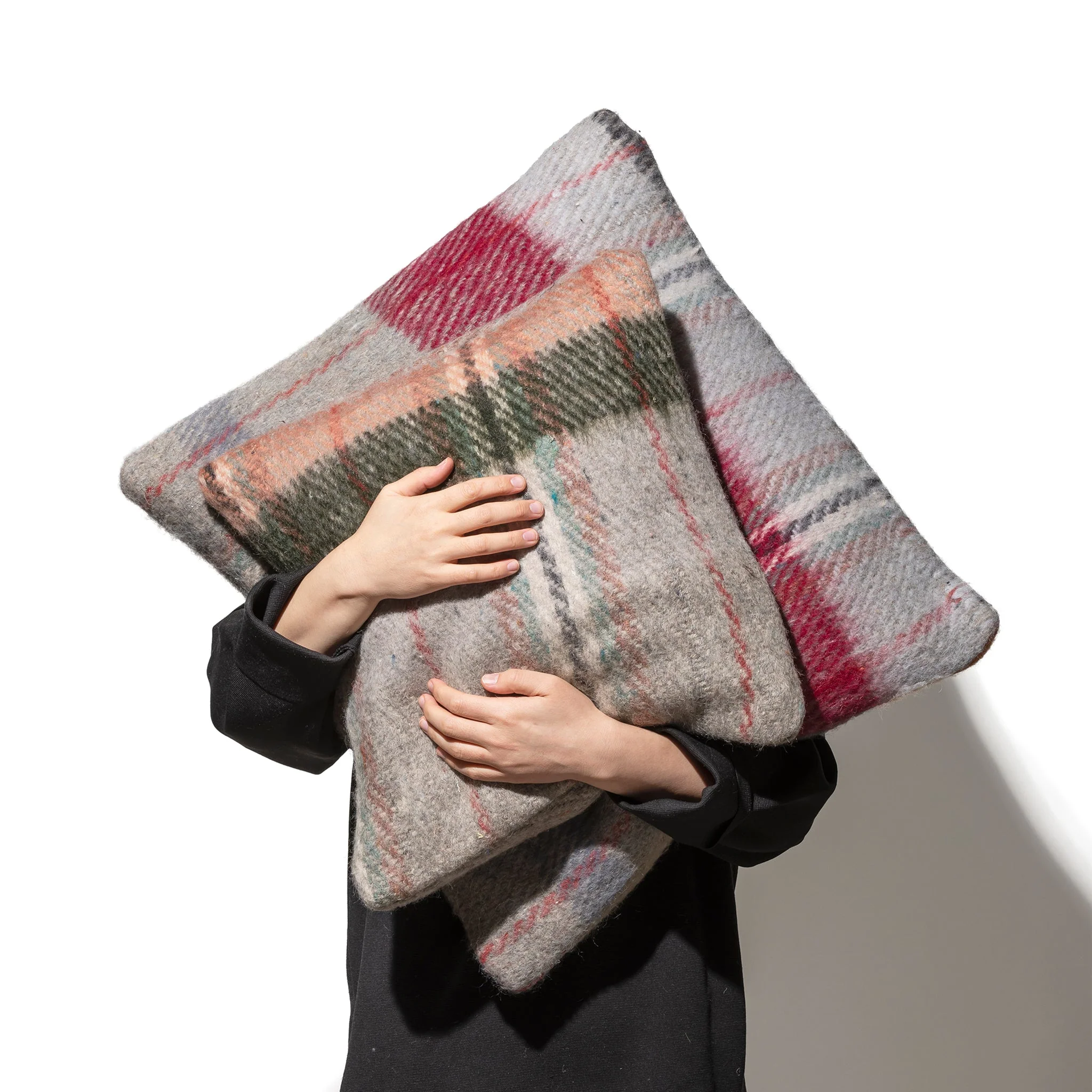 RECYCLED WOOL MIX CUSHION COVER 60 x 60 / Assorted Color - Image 7