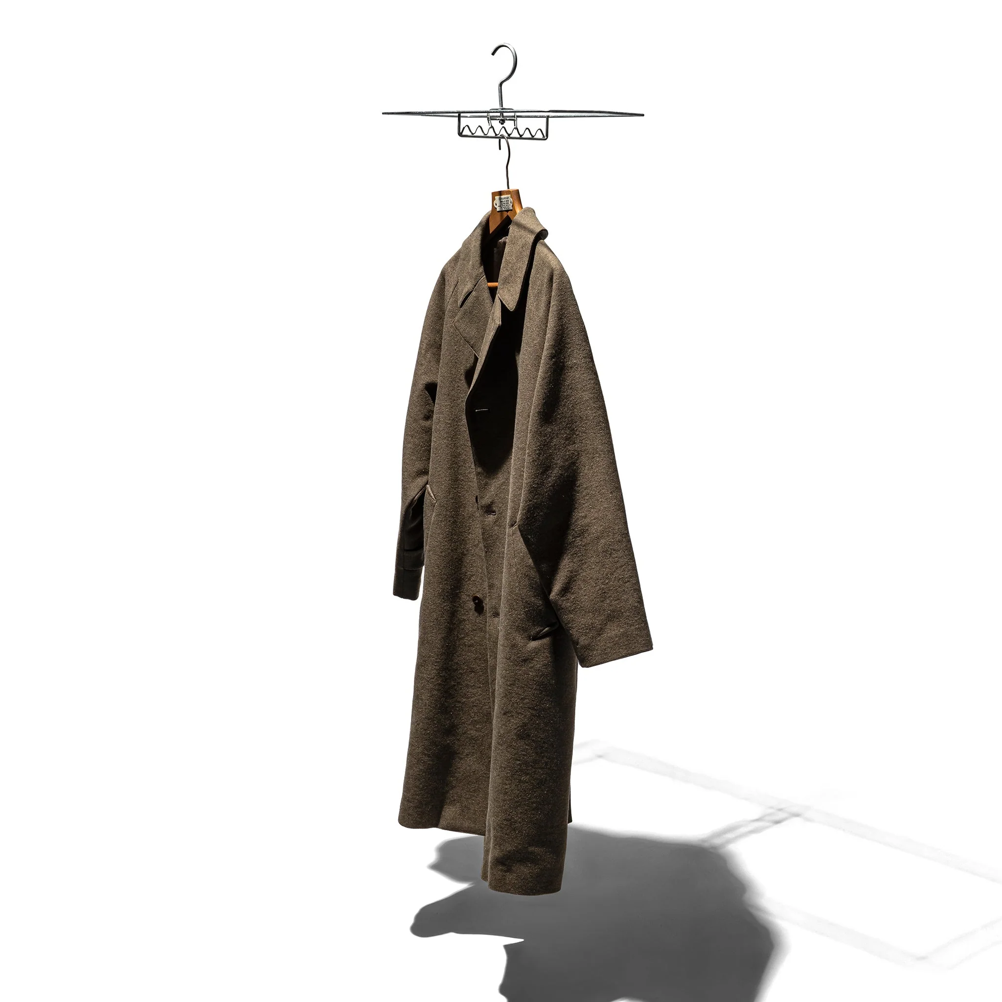 RUBBERIZED FABRIC HANGING ORGANIZER W/WIRE FRAME / COAT & JACKET - Image 4