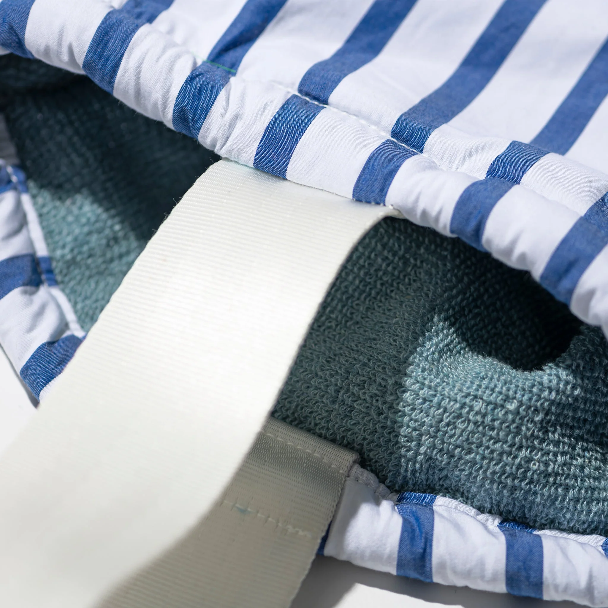 SHIRT FABRIC DRAWSTRING BAG / White Stripe - Image 4