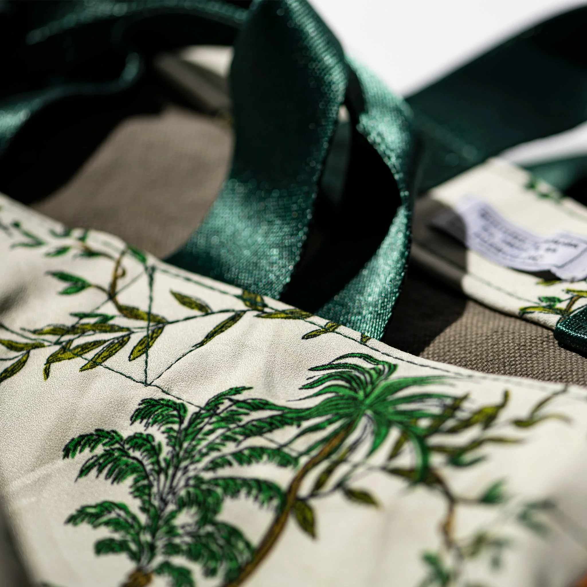 VINTAGE TENT FABRIC W/PRINTED PATTERN BAG / Jungle - Image 4